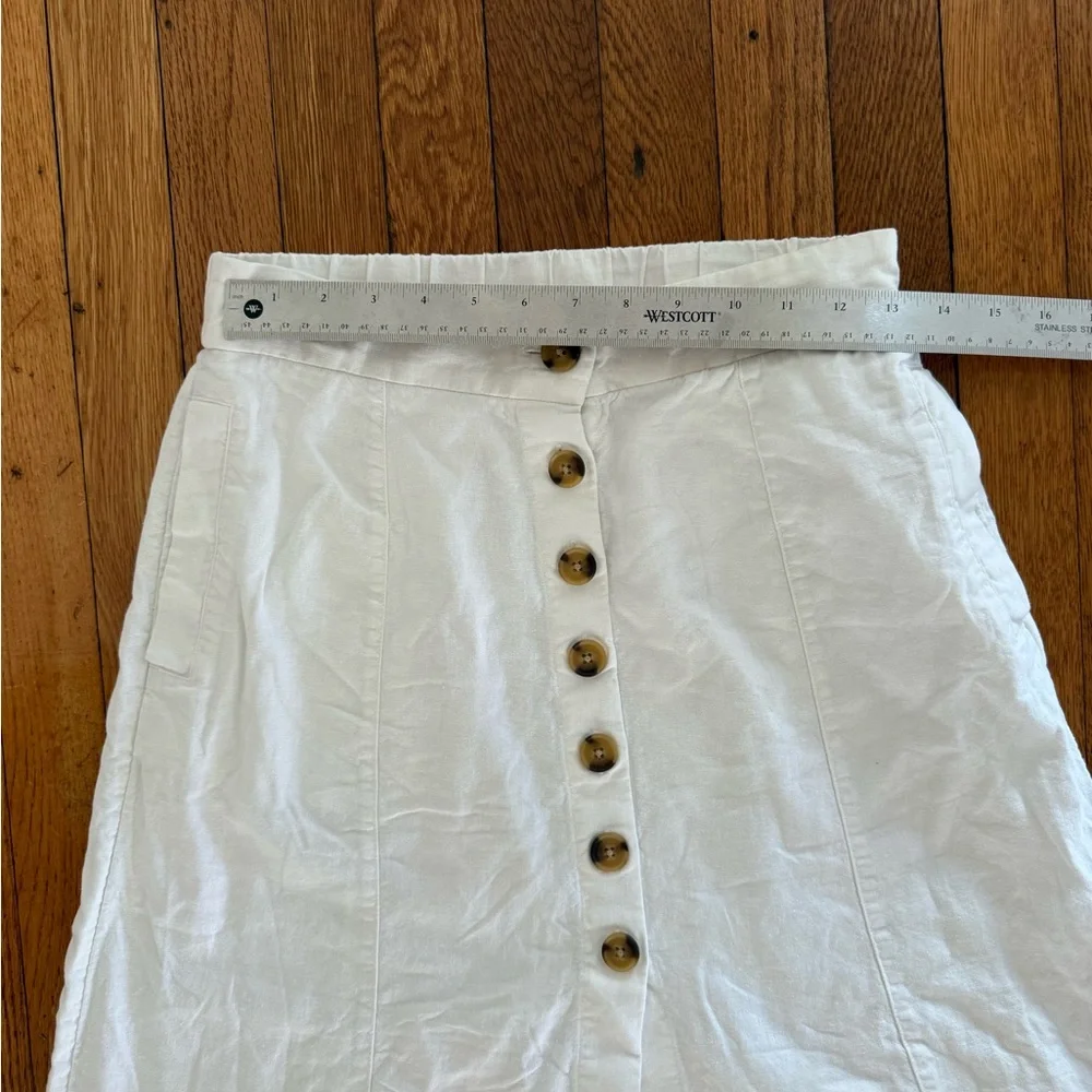Universal Thread White A-Line Button Skirt - Picture 5 of 9